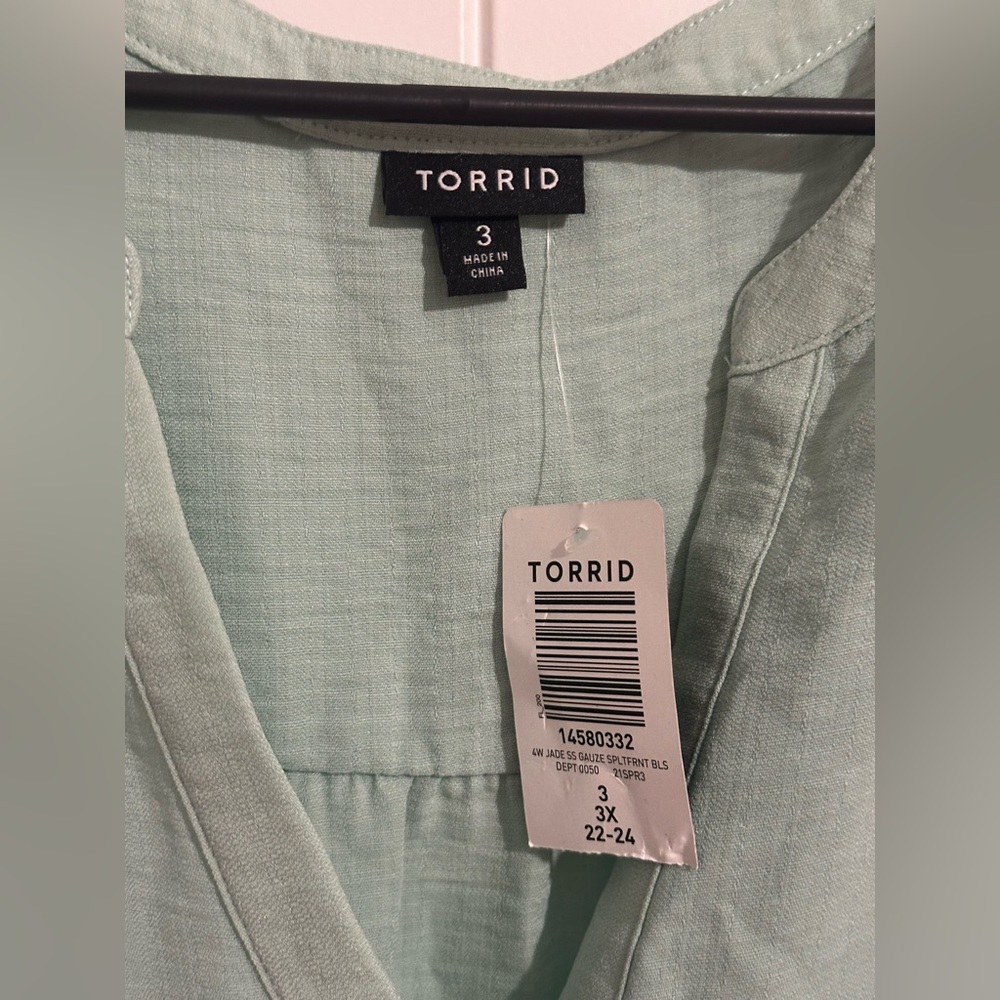 Torrid Pullover Blouse - Picture 4 of 5